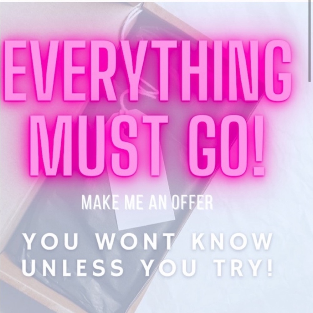 EVERYTHING MIST GO! MAKE AN OFFER ❤️